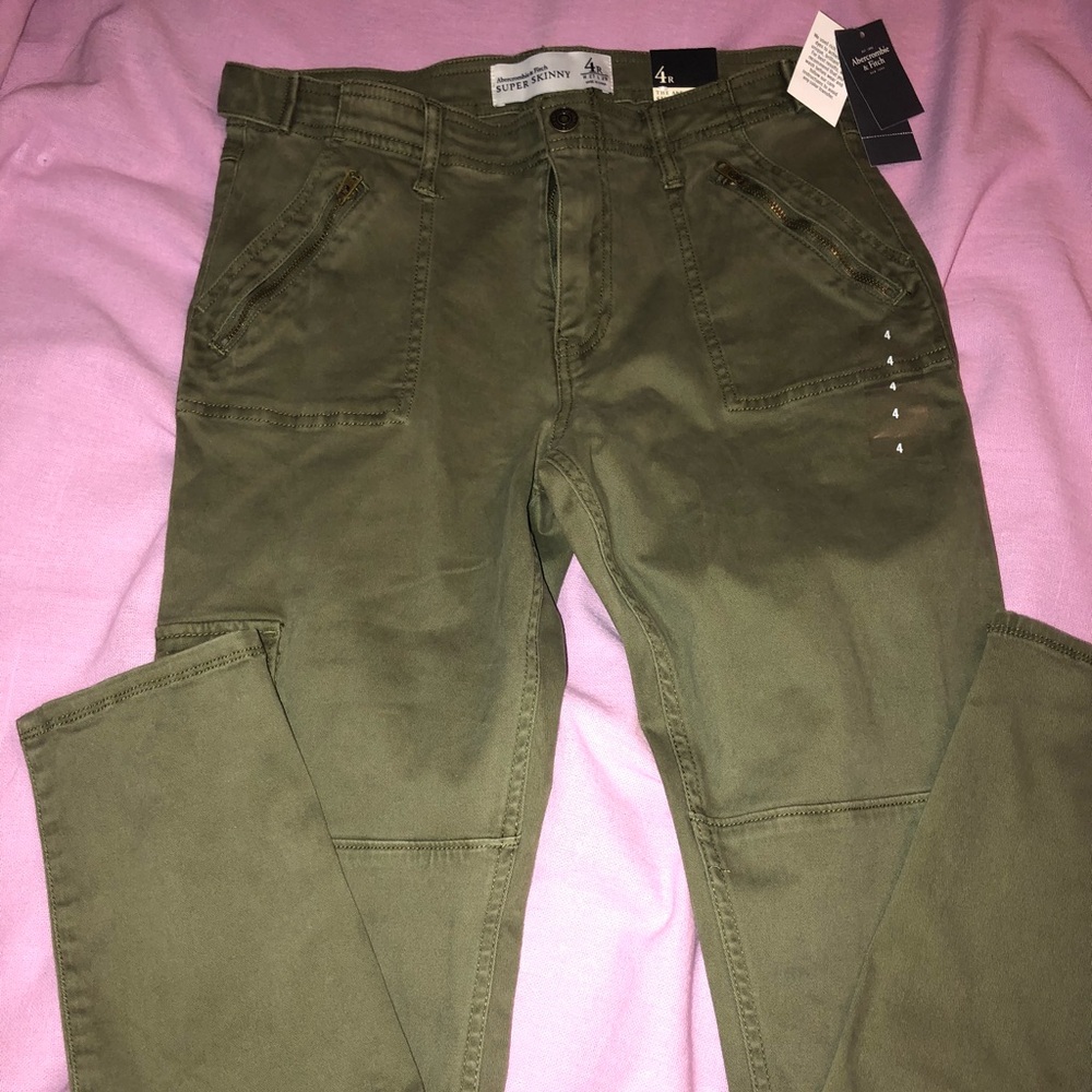 BRAND NEW | Abercrombie & Fitch | Super Skinny